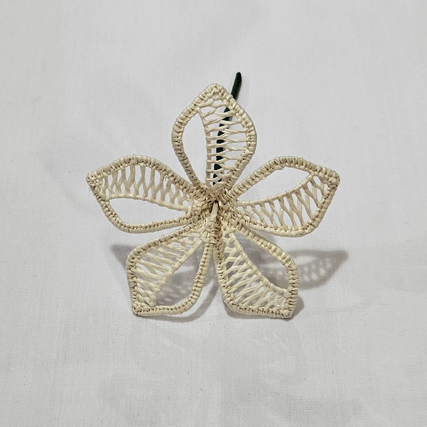 Niau Flower Hair Pick