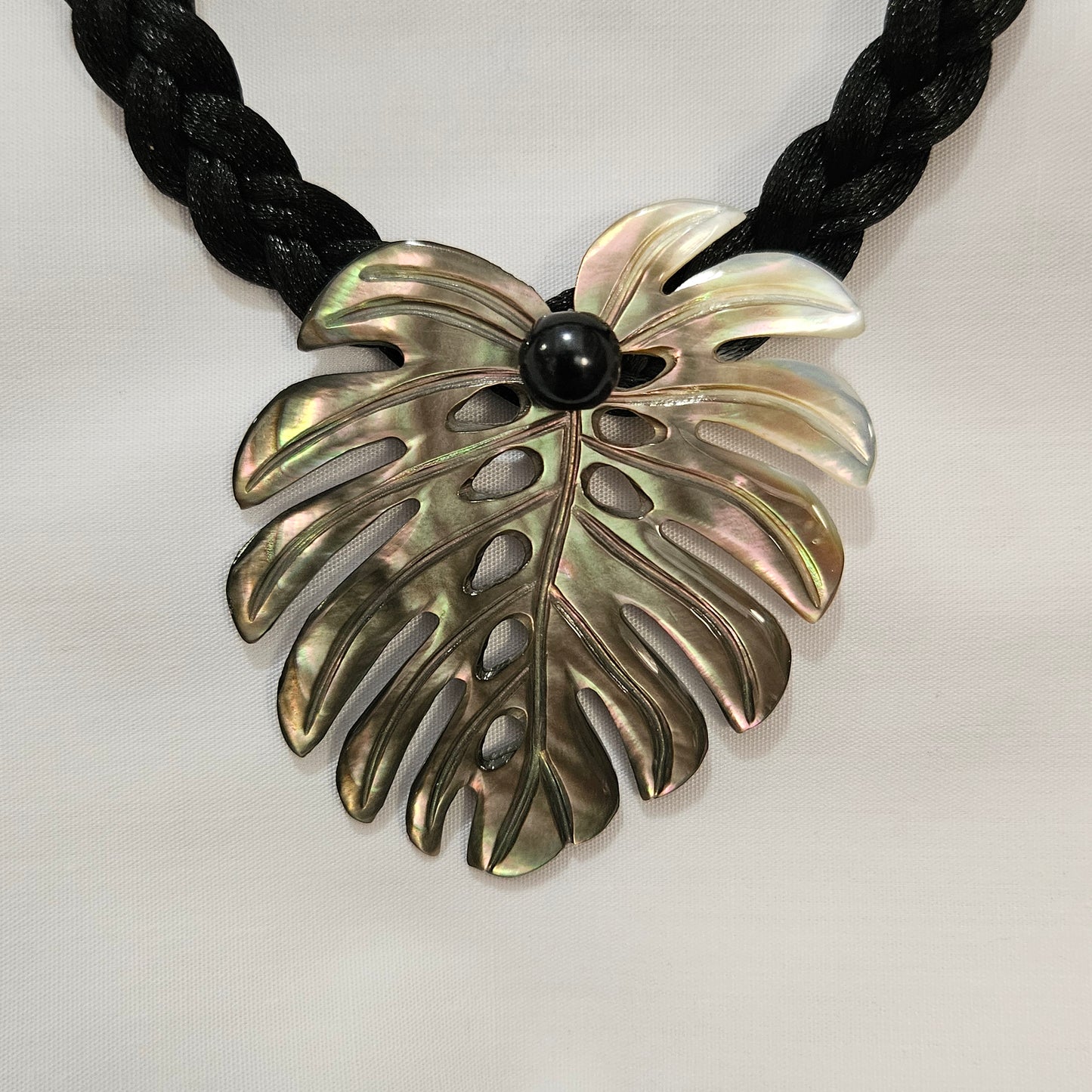 Monstera Shell Necklace