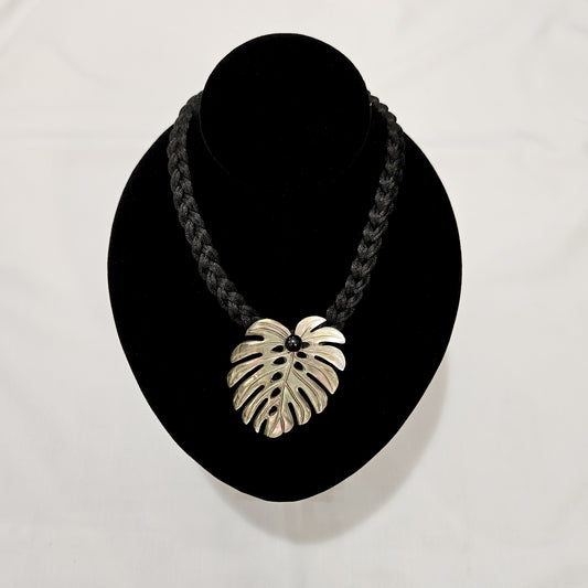 Monstera Shell Necklace