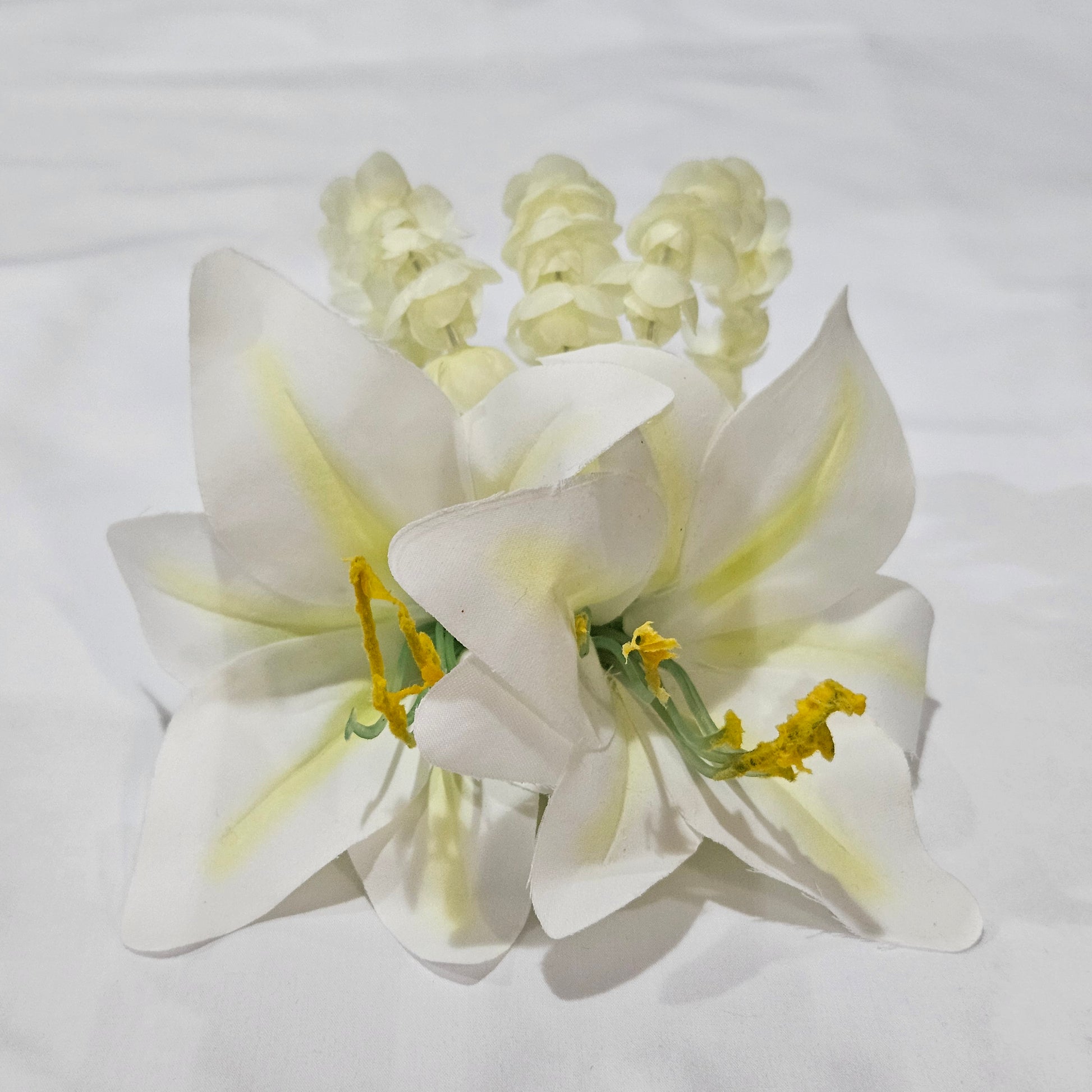 white lily flower hair clip Lily and Pikake Hair Clip – Aloha Fabrics Hula & Crafts