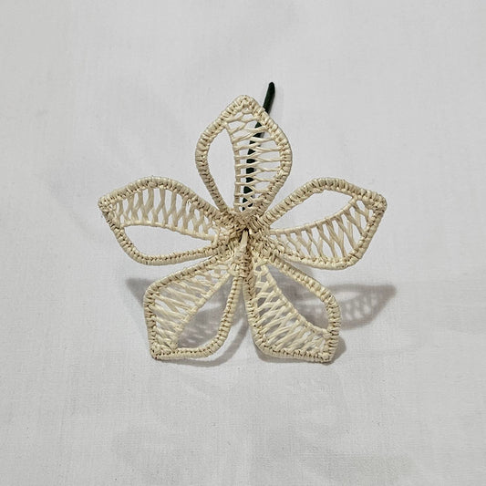 Niau Flower Hair Pick
