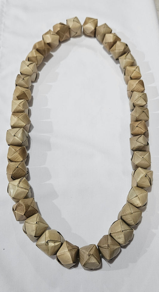 Lauhala Box Lei