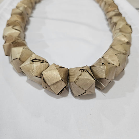 Lauhala Box Lei